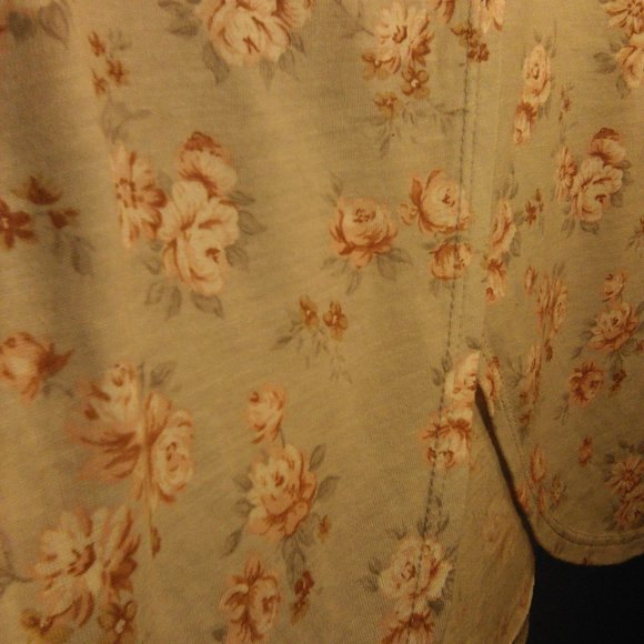 CRUSH by abc family Crossover Split Back Top - Picture 6 of 14